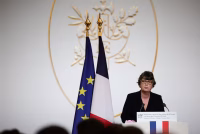 Renunció la directora del Museo del Louvre; Macron califica como “Un acto de responsabilidad”