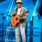 “¡Hoy se bebeeeee!” retumbó en el intro del Super Bowl en voz del dominicano Alexander Mercedes