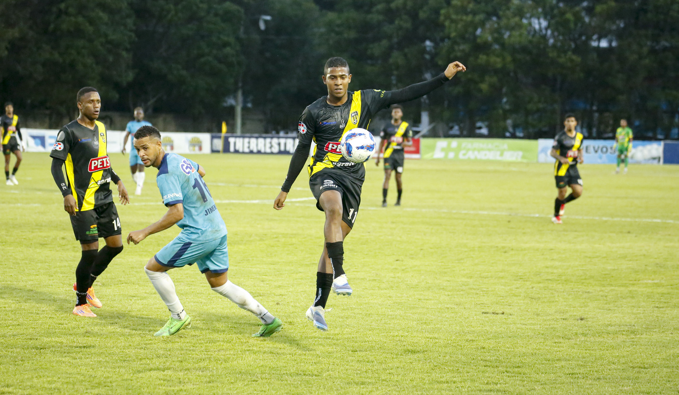 Salcedo sorprende a Moca con triunfo por la mínima en el Moca 85