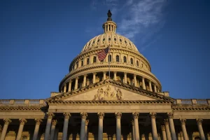 Cámara baja de EE.UU. vota a favor de revocar aranceles de Trump contra Canadá