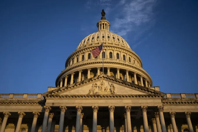 Cámara baja de EE.UU. vota a favor de revocar aranceles de Trump contra Canadá