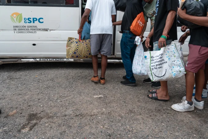 Cada preso le cuesta al Estado RD$1,400 diarios, afirma Roberto Santana