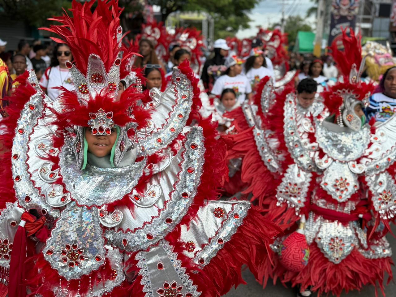Magia, color y fantasía marcan el inicio del Carnaval Vegano 2026
