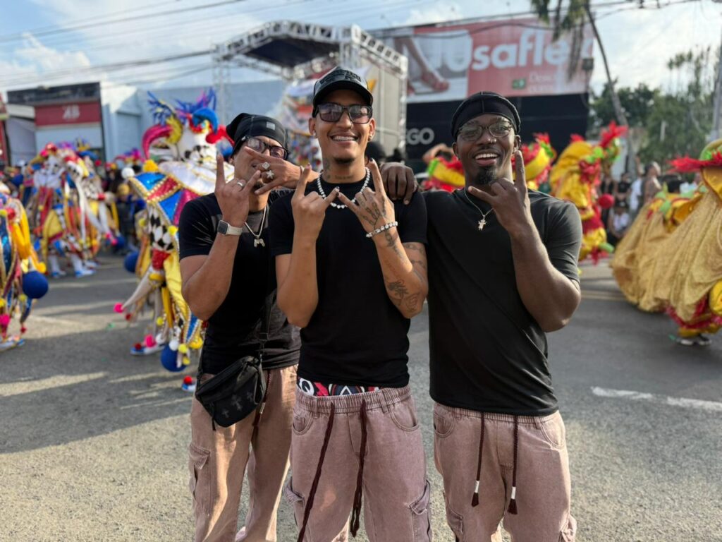 Miles de personas disfrutan del Carnaval Vegano en su primer domingo - Noticias de hoy en República Dominicana | De Último Minuto