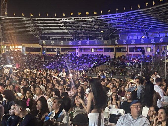 Santiago se paraliza: Estadio Cibao a casa llena para el regreso histórico de Juan Luis Guerra