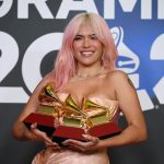 Karol G gana Premio Lo Nuestro en las categorías Artista Femenina del Año y Canción del Año