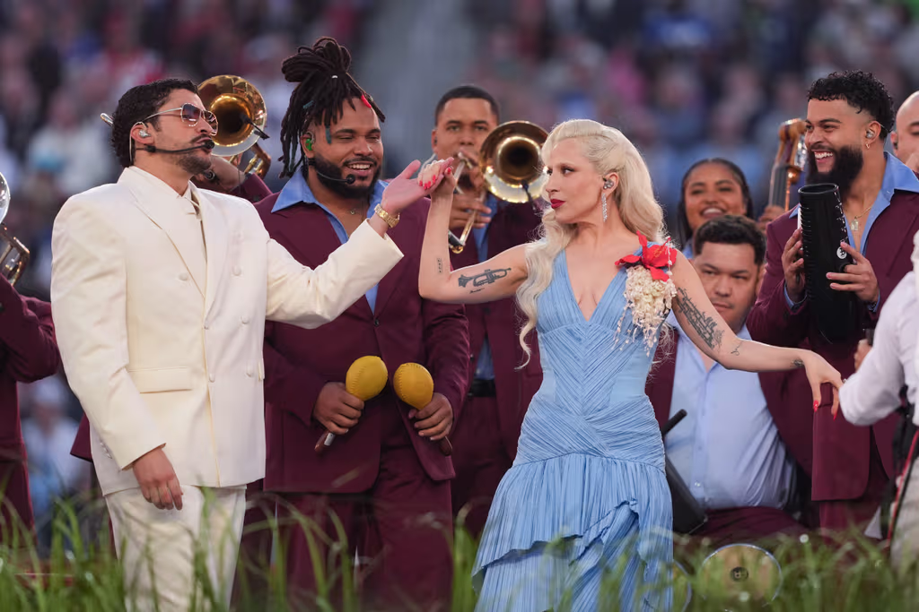Lady Gaga y Ricky Martin: los artistas que desbordaron sabor latino junto a Bad Bunny en el Super Bowl 2026 | 3 | Lady Gaga y Ricky Martin: los artistas que desbordaron sabor latino junto a Bad Bunny en el Super Bowl 2026 - Noticias de hoy en República Dominicana | De Último Minuto
