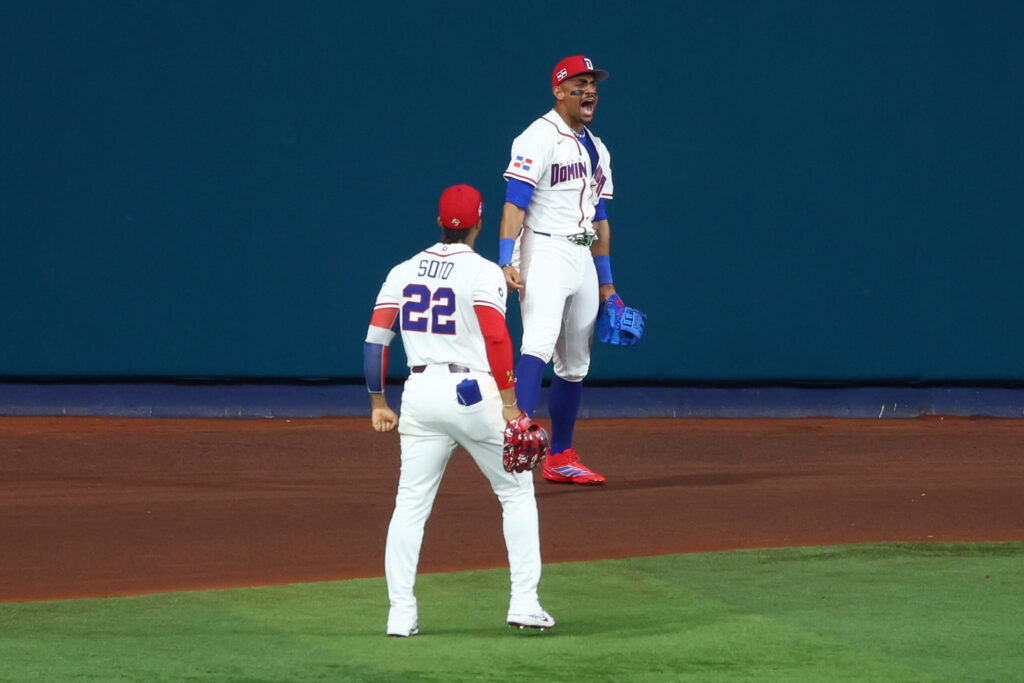 Julio Rodríguez protagoniza espectacular robo de jonrón ante Estados Unidos en el Clásico Mundial