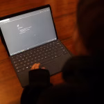 Cómo se comunican los iraníes a pesar del bloqueo de internet impuesto por el régimen