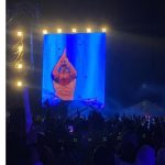 A sus 58 años, David Guetta enciende miradas y suspiros tras quitarse la camisa en su show en RD