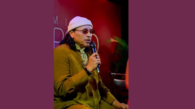 Elvis Crespo vestirá moda dominicana y cantará sus éxitos en Premios Soberano