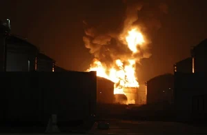 Irán lanza una nueva oleada de ataques contra Israel y países del Golfo