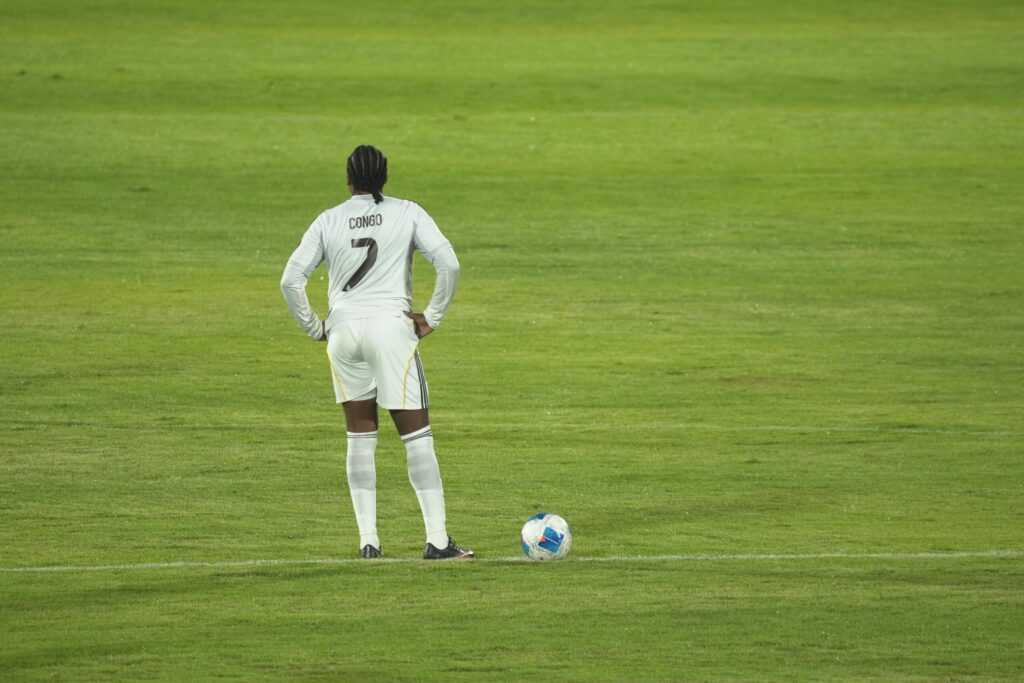 “Noche de Leyendas” termina 2-2 entre FC Barcelona y Real Madrid en Santo Domingo