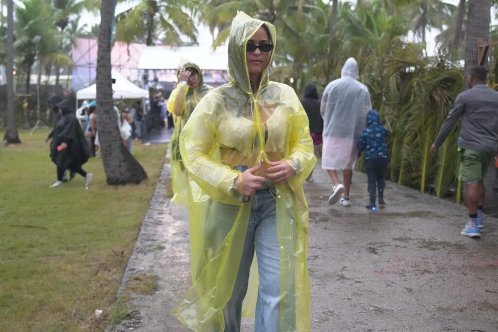 A pesar de la lluvia, la moda se impuso en el festival Isle of Light 2026 - Noticias de hoy en República Dominicana | De Último Minuto