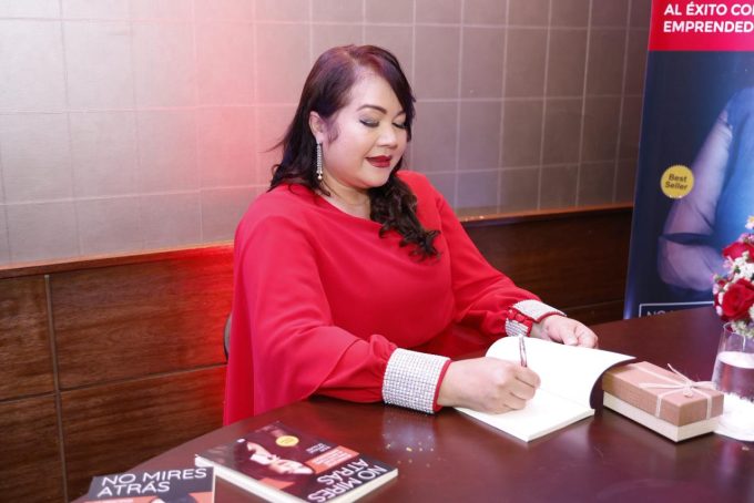 Sulin Lantigua presenta "No mires atrás", una guía inspiradora para el liderazgo empresarial