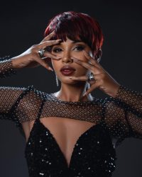 Zusan debuta con “No Me Bajo”, un merengue de fuerza y empoderamiento