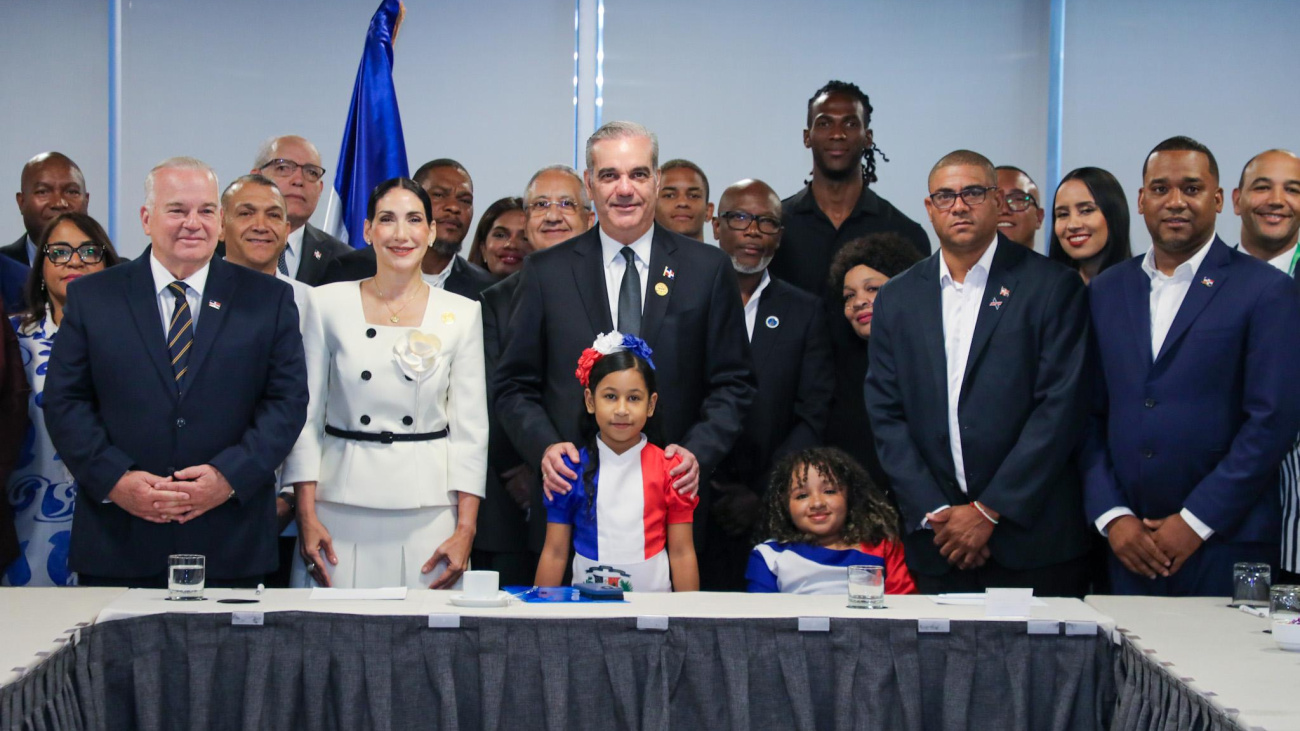 Abinader se reúne con dominicanos en Chile y resalta oportunidades que se abren por buenas relaciones con Kast