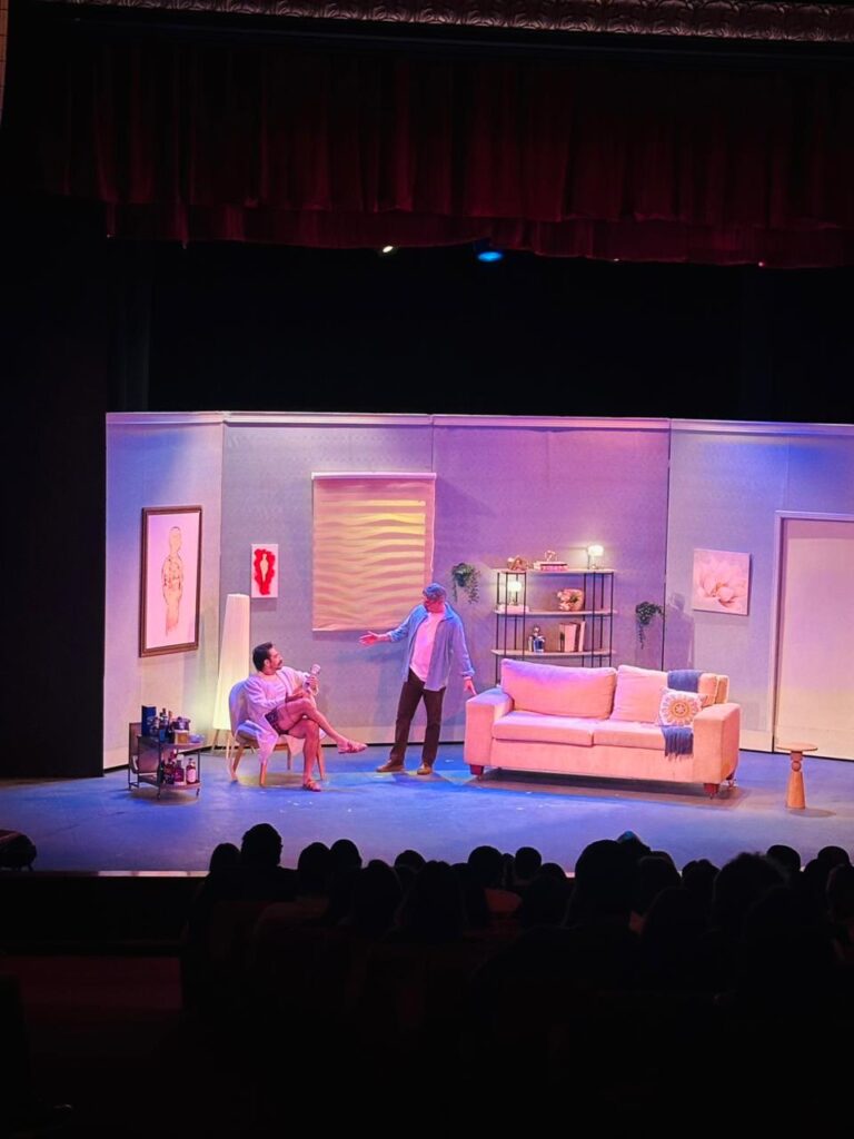 A casa llena se estrenó la tercera reposición de la obra teatral “La Verdad” - Noticias de hoy en República Dominicana | De Último Minuto