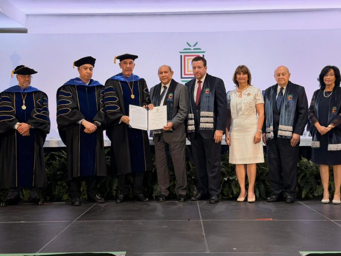 UNICARIBE gradúa a 218 nuevos profesionales y otorga doctorado Honoris Causa a Franklin García Fermín