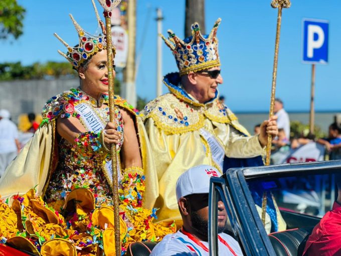 Con Zoila Luna y Mariano Hernández como reyes inicia el Desfile Nacional de Carnaval