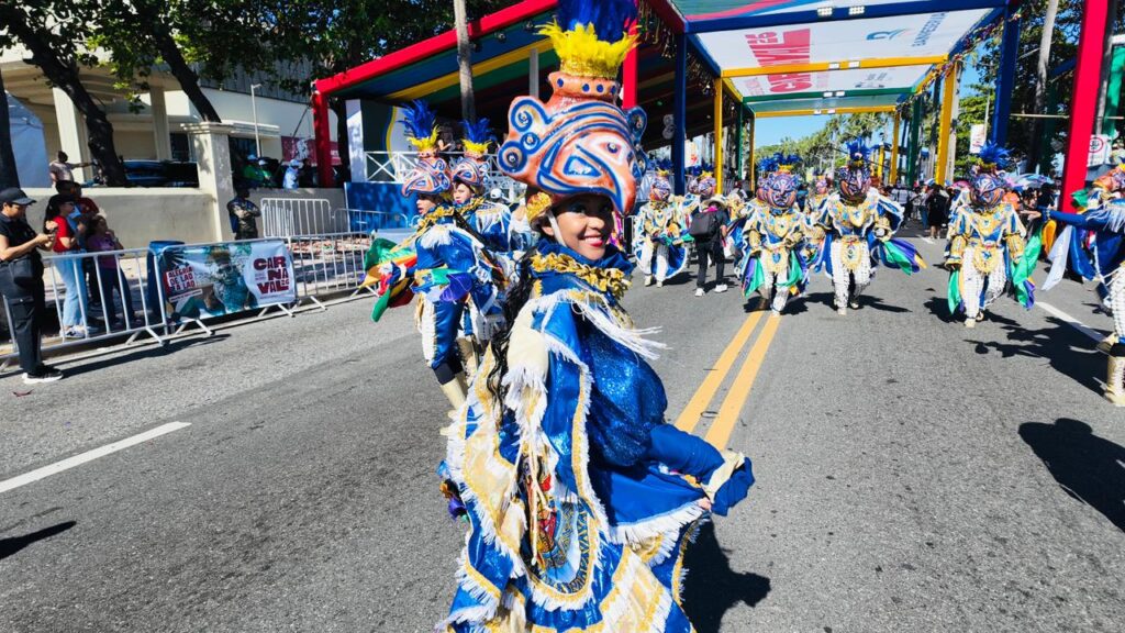 Comparsas y personajes de todo el país deslumbran en el Desfile Nacional de Carnaval 2026 | 4 | Comparsas y personajes de todo el país deslumbran en el Desfile Nacional de Carnaval 2026 - Noticias de hoy en República Dominicana | De Último Minuto