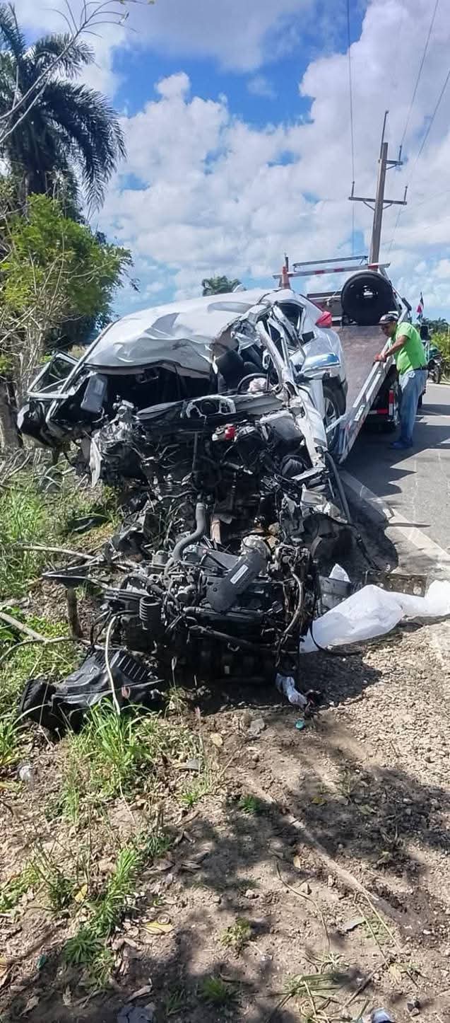 Accidente de tránsito en Higüey deja 4 fallecidos tras choque contra poste eléctrico