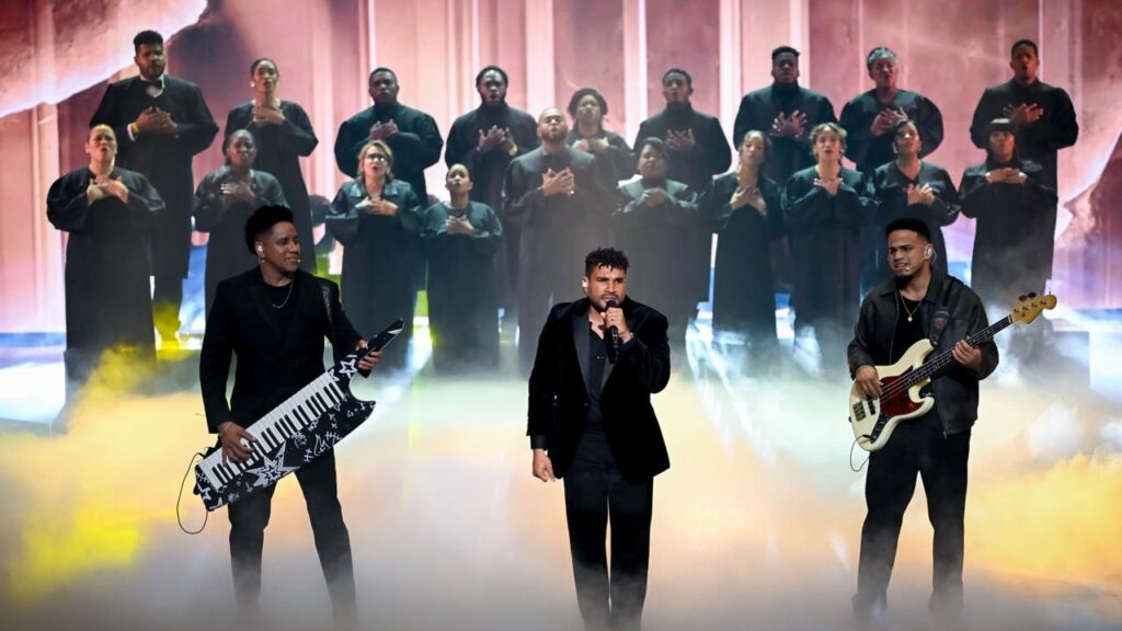 Emotivo “In Memoriam” en Premios Soberano honra a víctimas del Jet Set y artistas fallecidos en 2025 - Noticias de hoy en República Dominicana | De Último Minuto