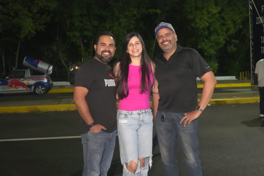 Fanáticos derrochan brillo, transparencia y mucha actitud en concierto de David Guetta | 5 | Fanáticos derrochan brillo, transparencia y mucha actitud en concierto de David Guetta - Noticias de hoy en República Dominicana | De Último Minuto